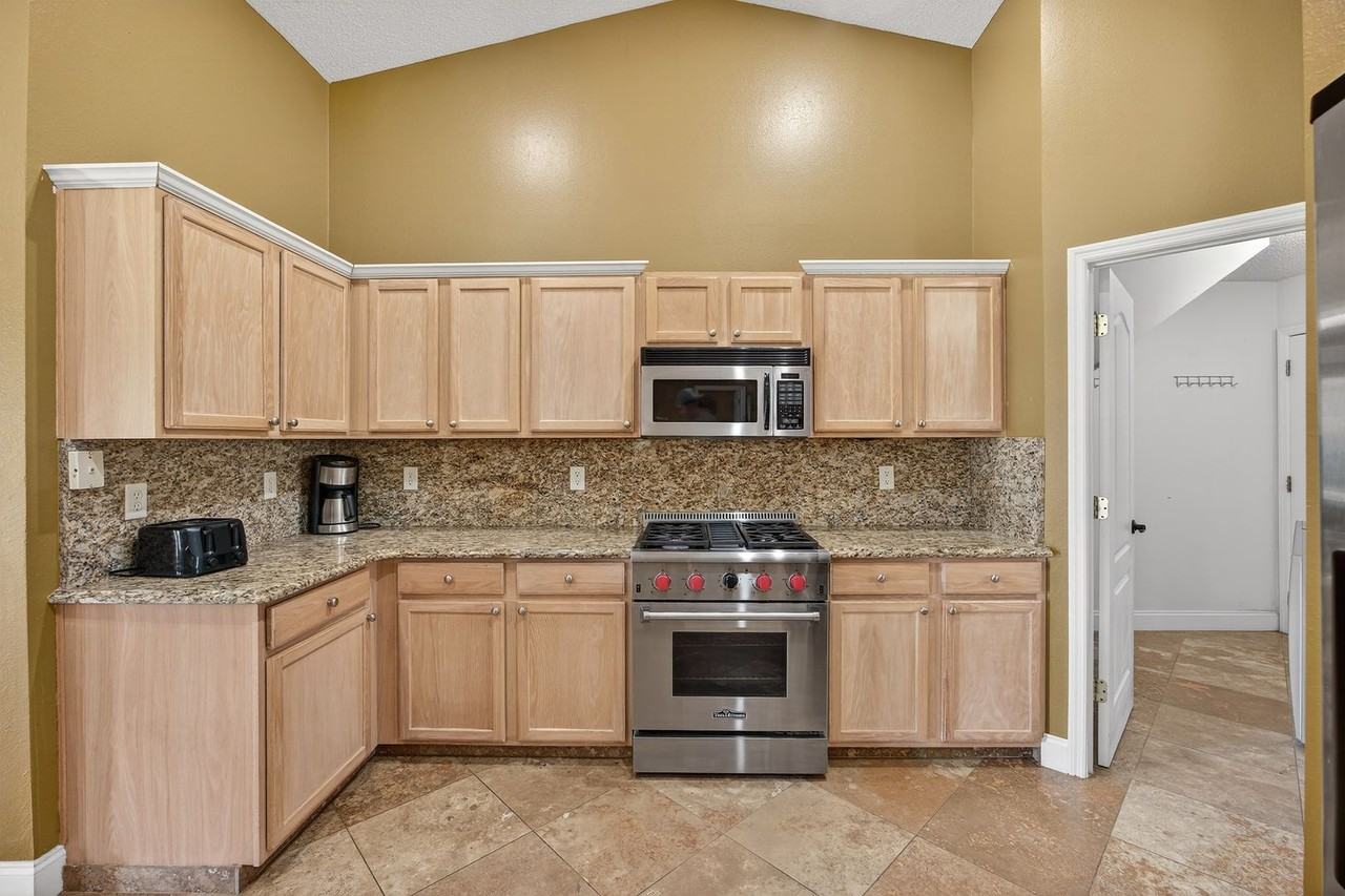 10375 Woodley Creek Blvd - Photo 4 of 15