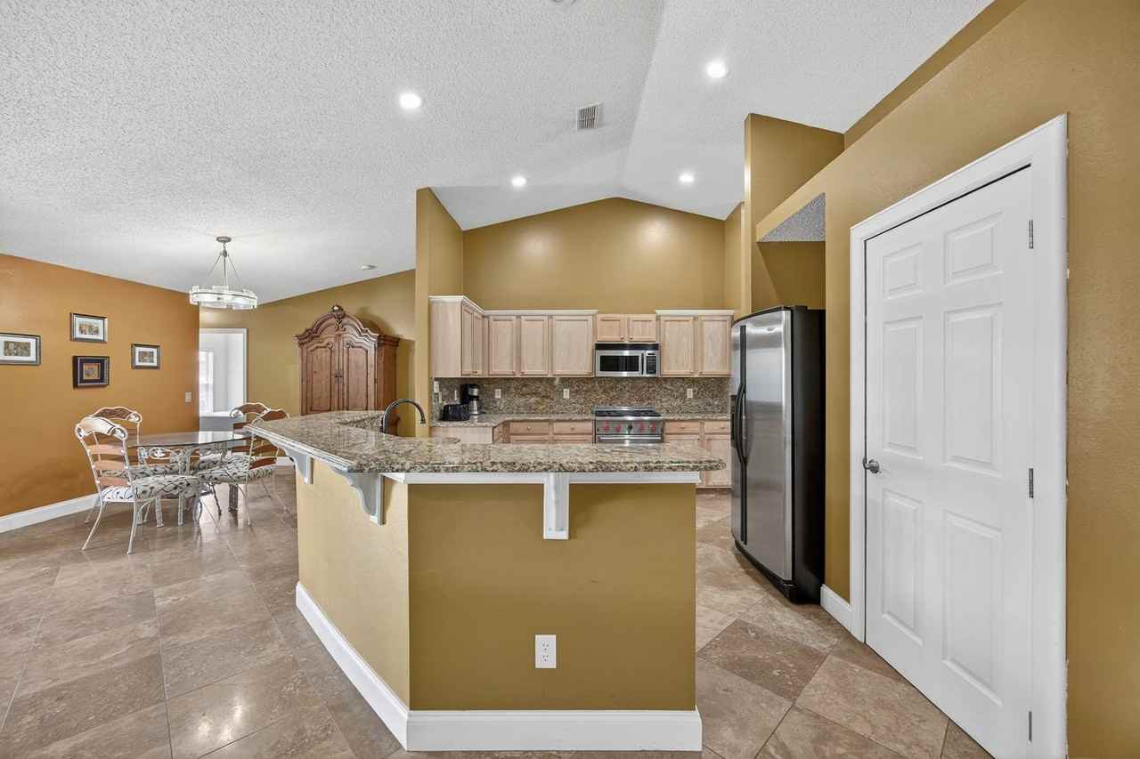 10375 Woodley Creek Blvd - Photo 5 of 15