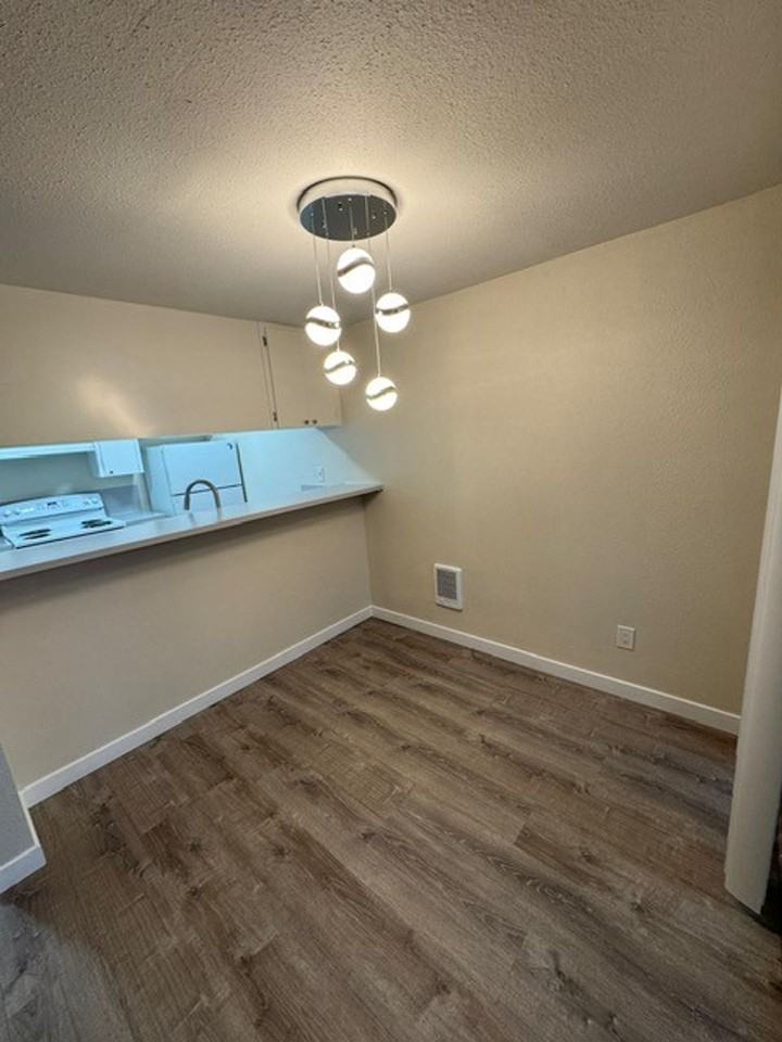 Boutique Apartments located near "Olde Burien" - Photo 4 of 18