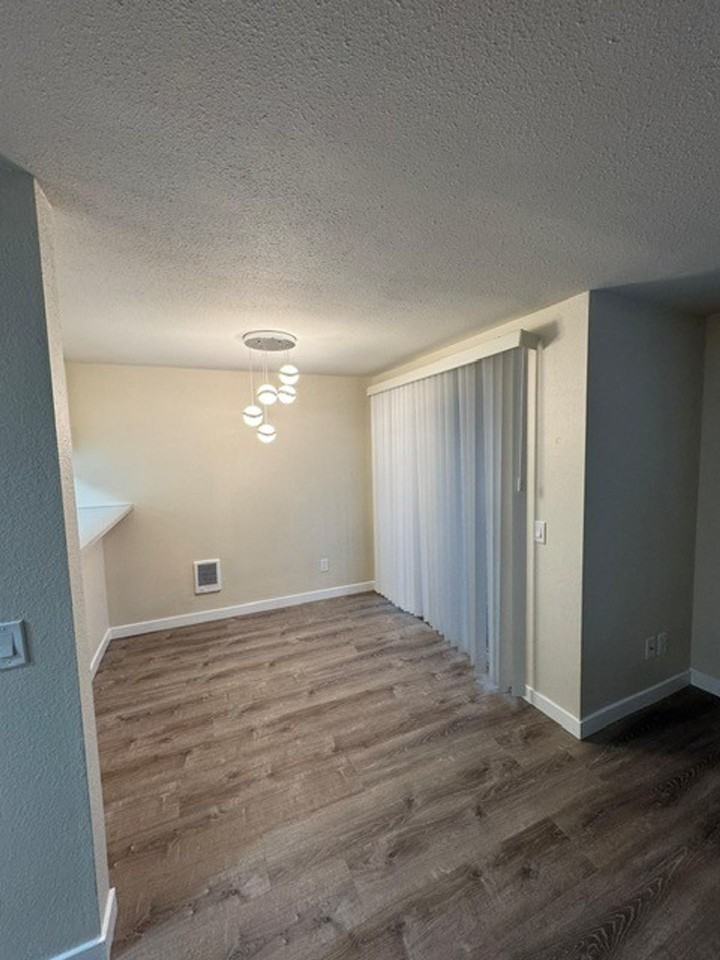 Boutique Apartments located near "Olde Burien" - Photo 5 of 18