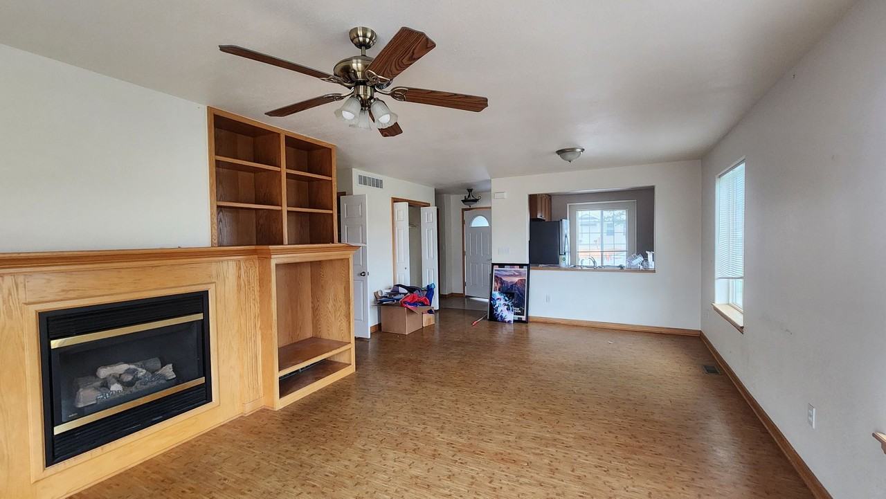 203 W Coal Creek Dr - Photo 2 of 21