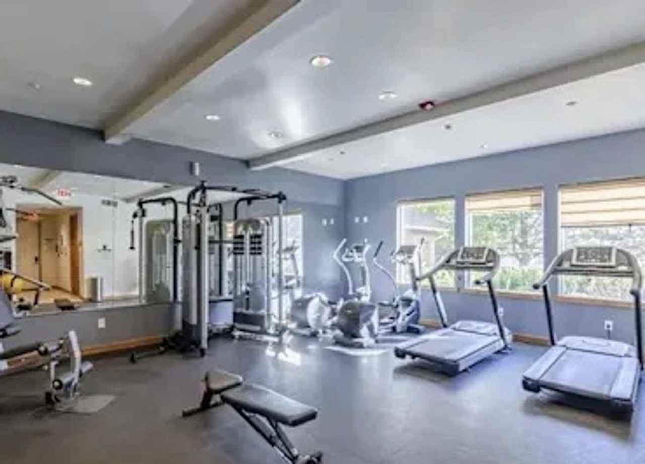 1450 Idlewild Dr - Photo 3 of 7