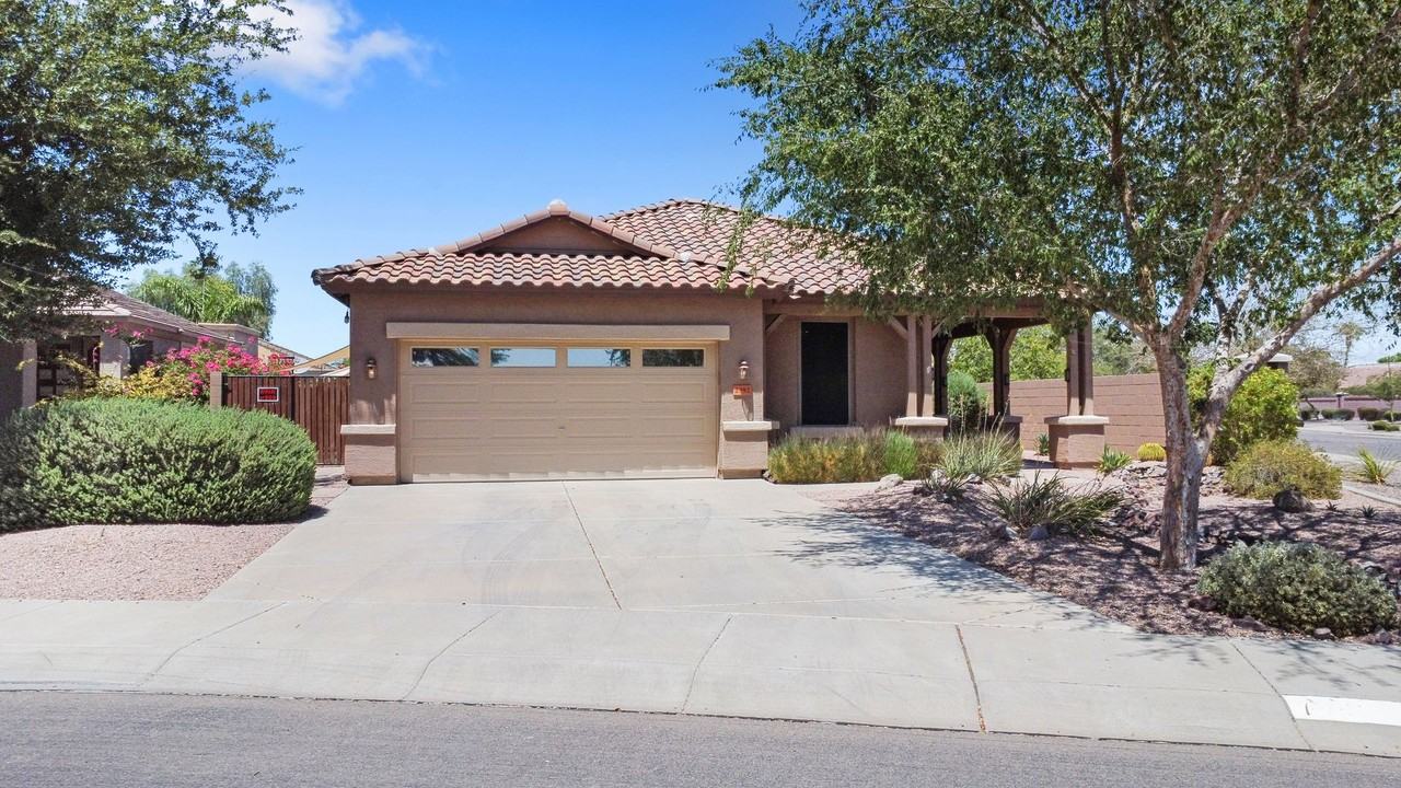 2992 E Ravenswood Dr - Photo 3 of 36
