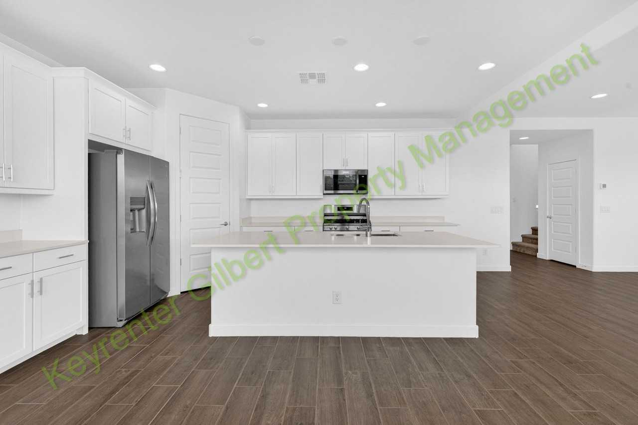 8339 E Petunia Ave - Photo 7 of 38