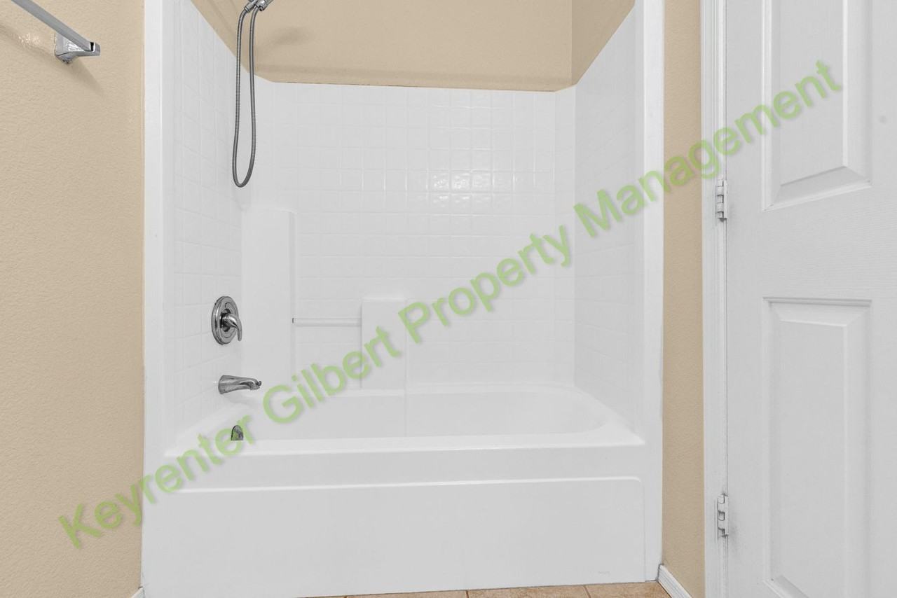 3676 E Bruce Ave - Photo 4 of 29