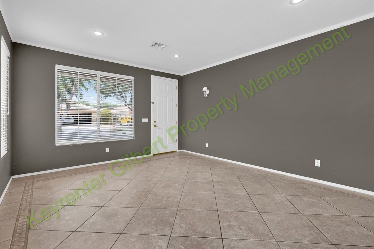3676 E Bruce Ave - Photo 6 of 29
