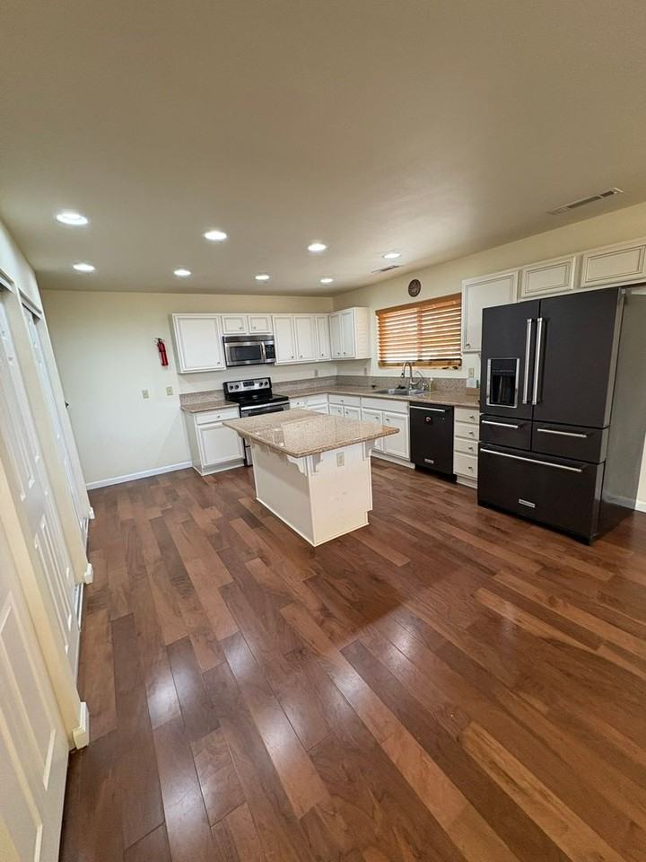 10795 Abilene Rd - Photo 3 of 26