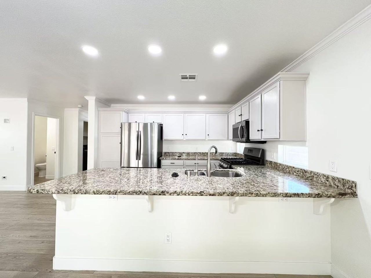 9427 Coral Berry St - Photo 3 of 30