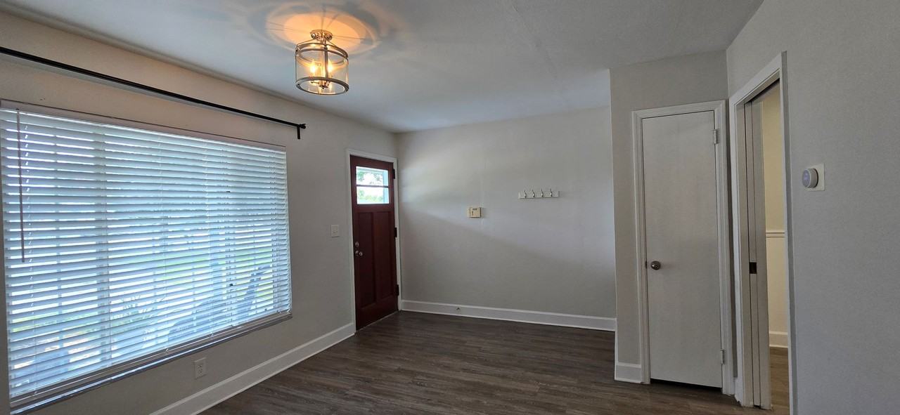 4556 Cambridge Rd - Photo 3 of 30