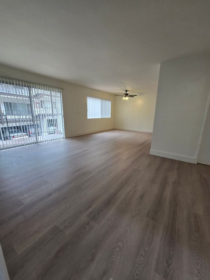 Peninsula Villas - Photo 3 of 11