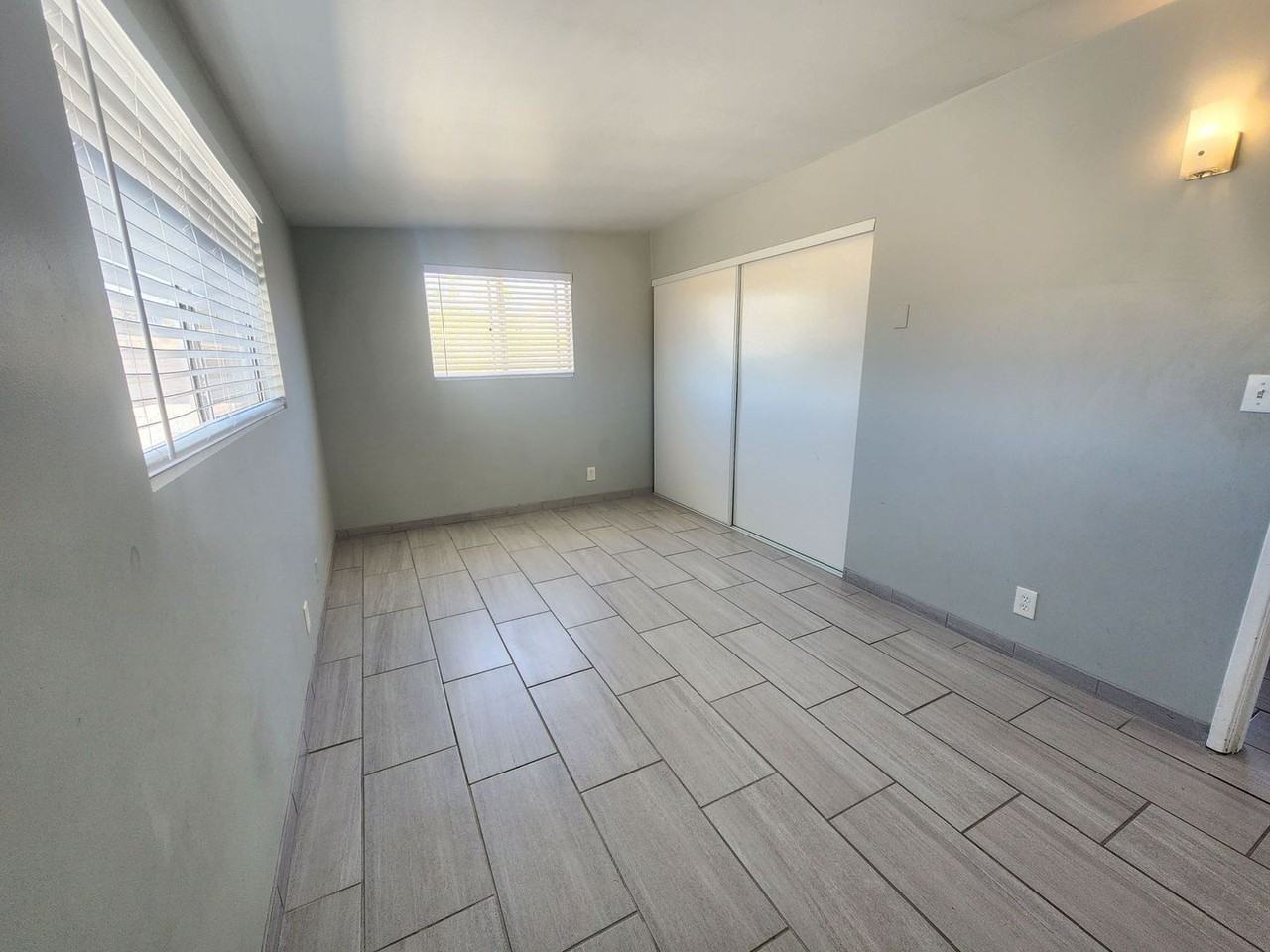 7737 N Star Ave - Photo 5 of 9