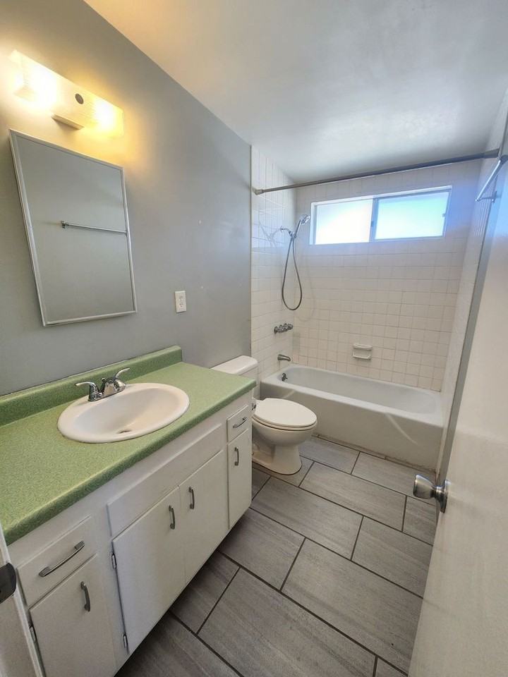 7737 N Star Ave - Photo 6 of 9