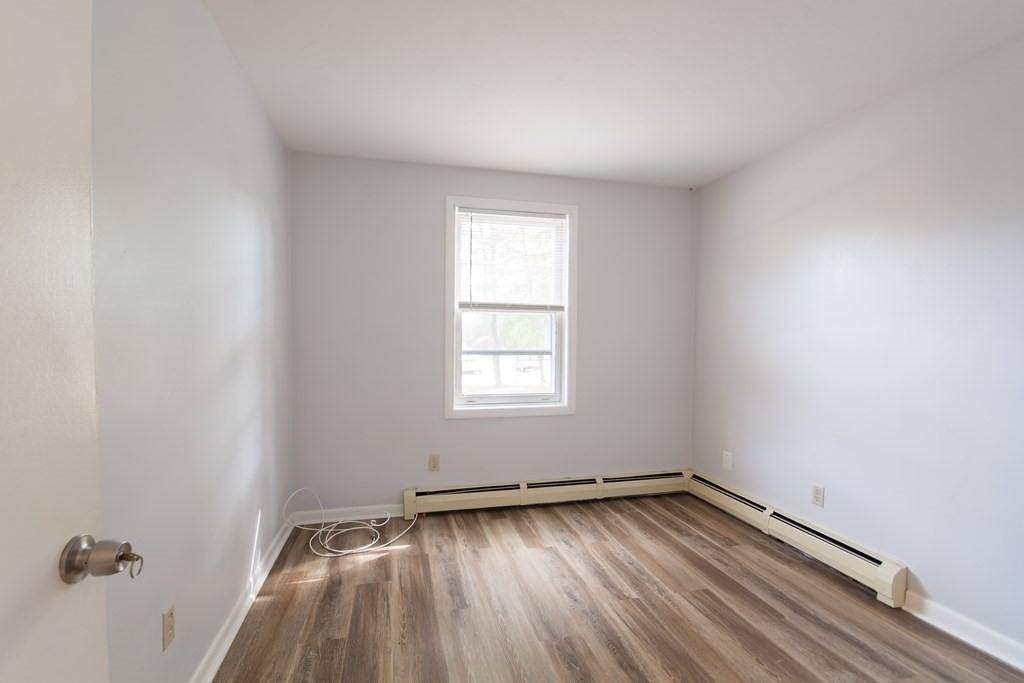 288 Duane Ave #1 - Photo 2 of 8