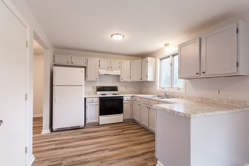 288 Duane Ave #1 - Photo 5 of 8