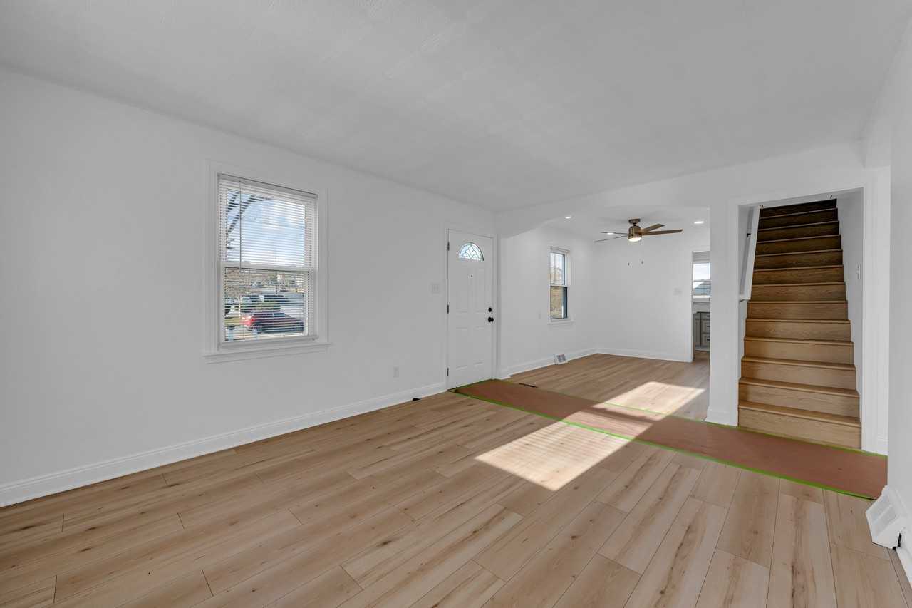 6212 Suitland Road - Photo 2 of 11