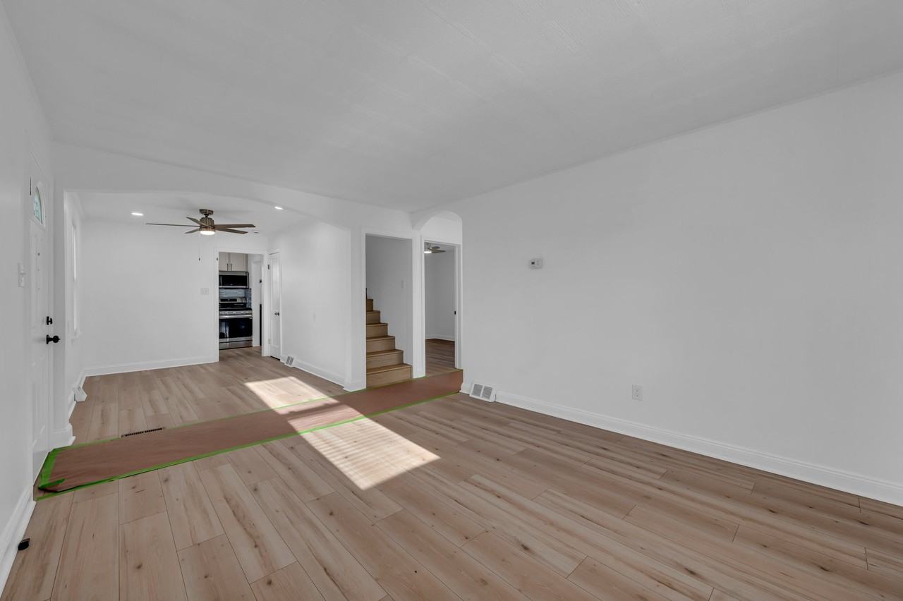 6212 Suitland Road - Photo 3 of 11