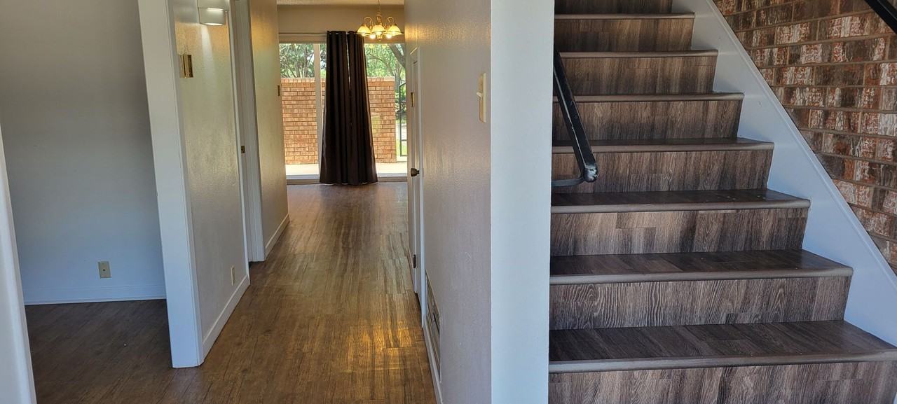 1400 Fairway Ter #22 - Photo 3 of 27