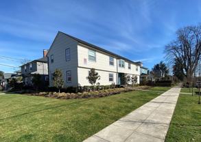 715 Ne Ainsworth St #1 - Photo 1 of 1