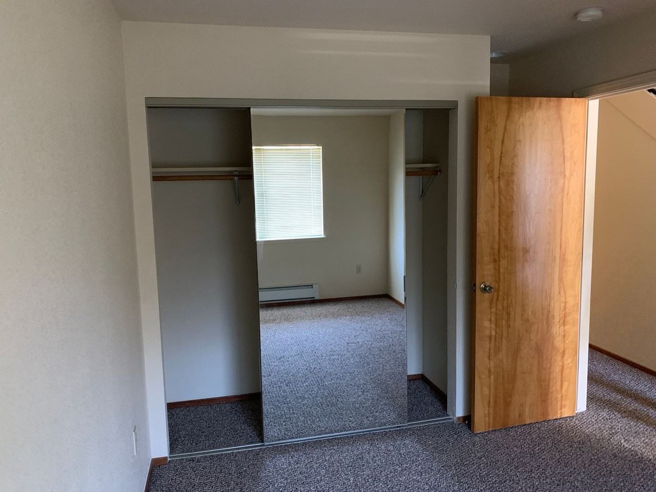 740 BayPark - Photo 4 of 20