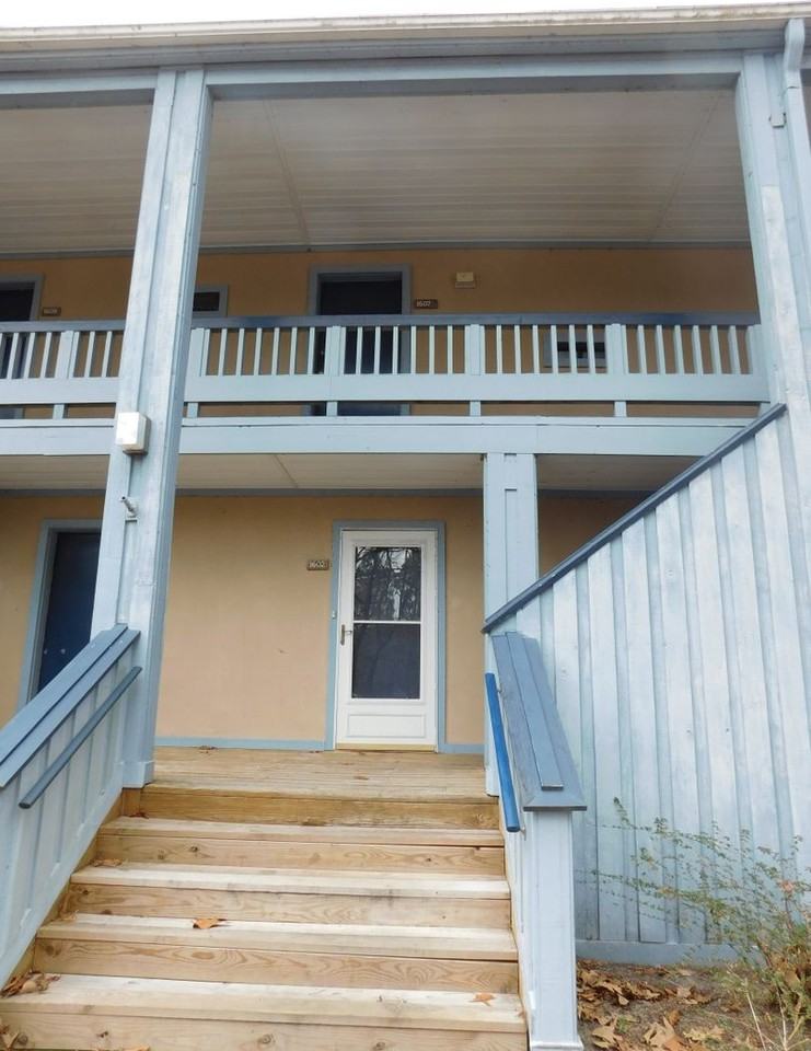 1607 Harbourside Dr - Photo 3 of 32