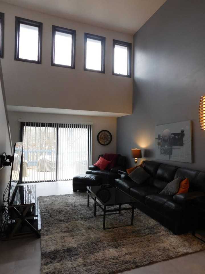 1607 Harbourside Dr - Photo 6 of 32