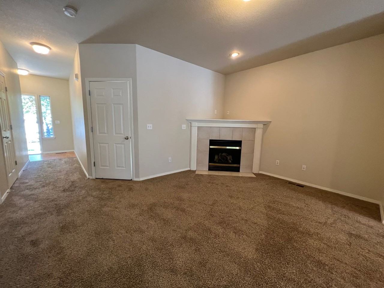 4353 Se Chelsea Ln - Photo 2 of 15