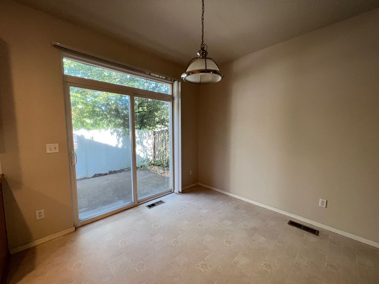 4353 Se Chelsea Ln - Photo 5 of 15