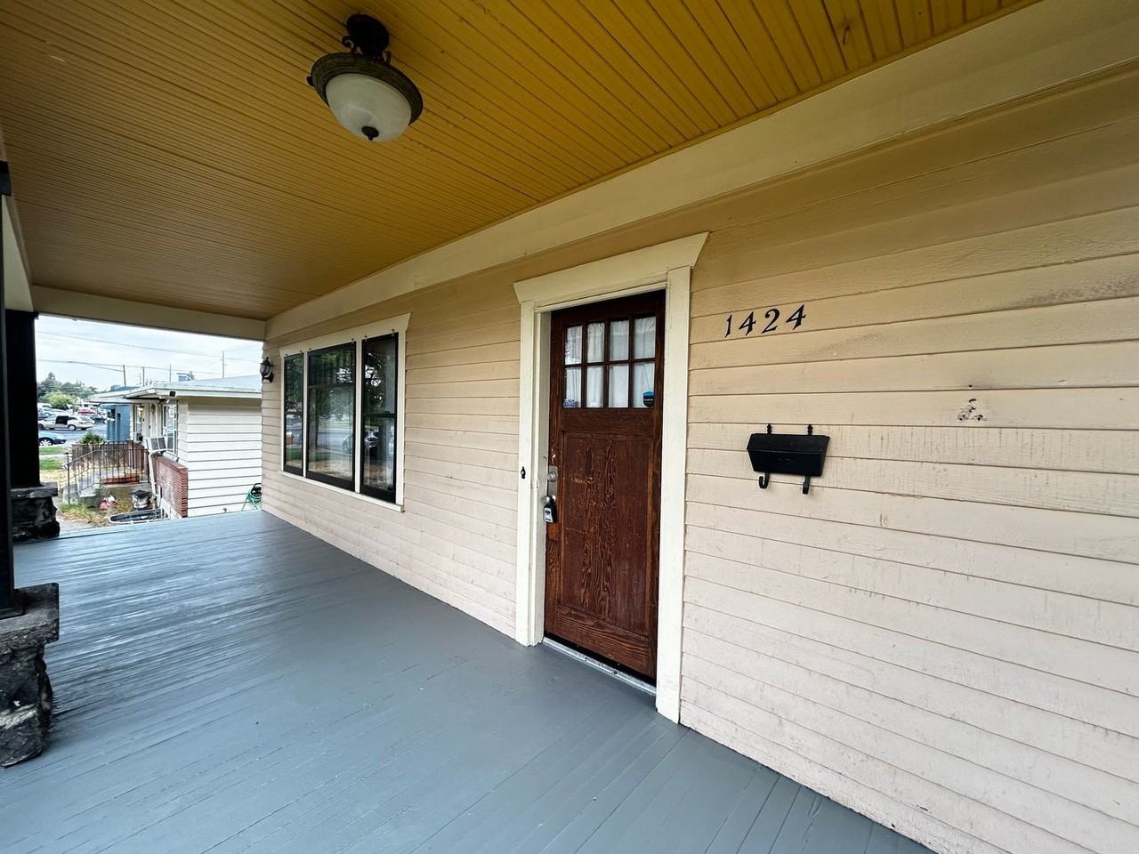 1424 W Montgomery Ave - Photo 2 of 30