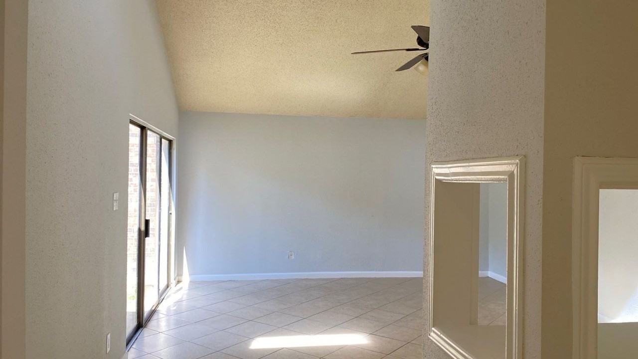 11231 Glenforest Dr - Photo 5 of 16