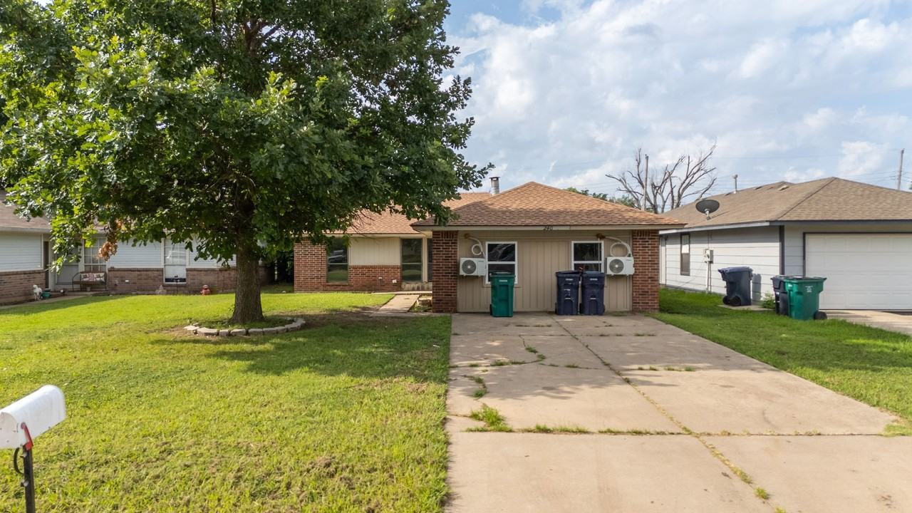 240 Nw 120th St - Photo 2 of 28