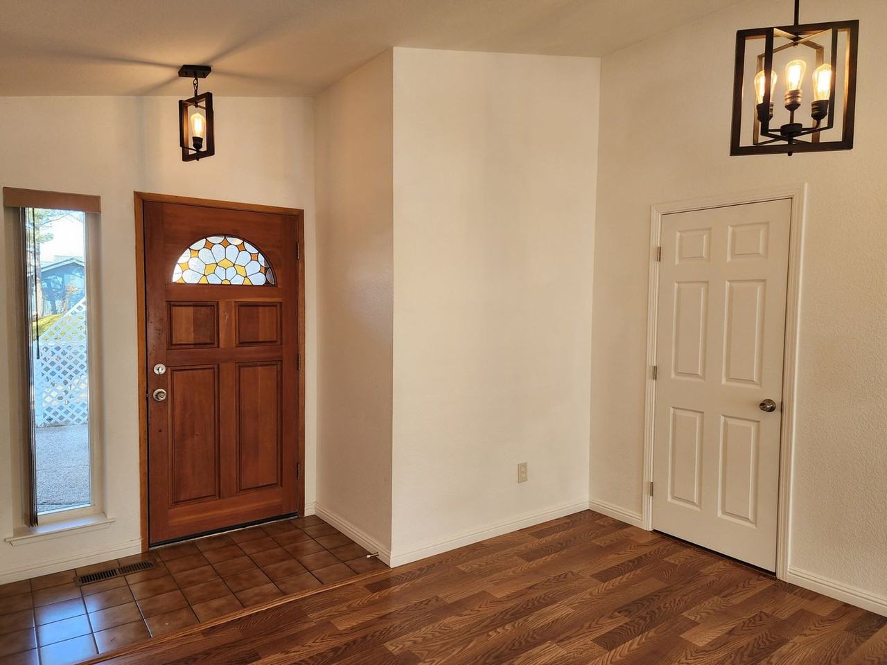 1687 Mackland Ave - Photo 4 of 37