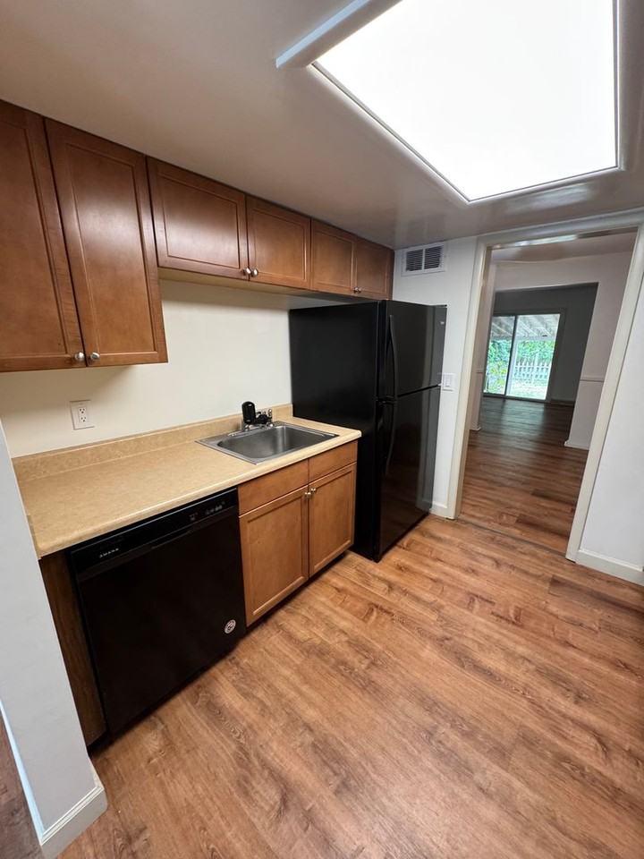 1943 Aster Rd - Photo 4 of 22