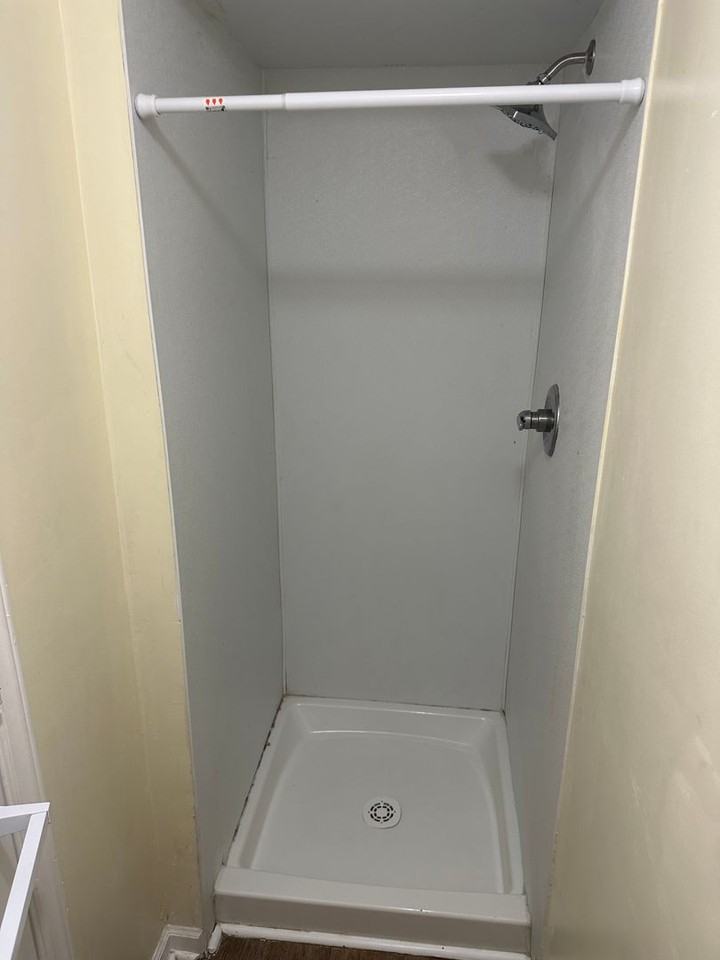 523 Hilltop Dr - Photo 7 of 21