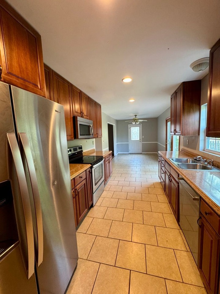 2034 Baxter Rd - Photo 2 of 19