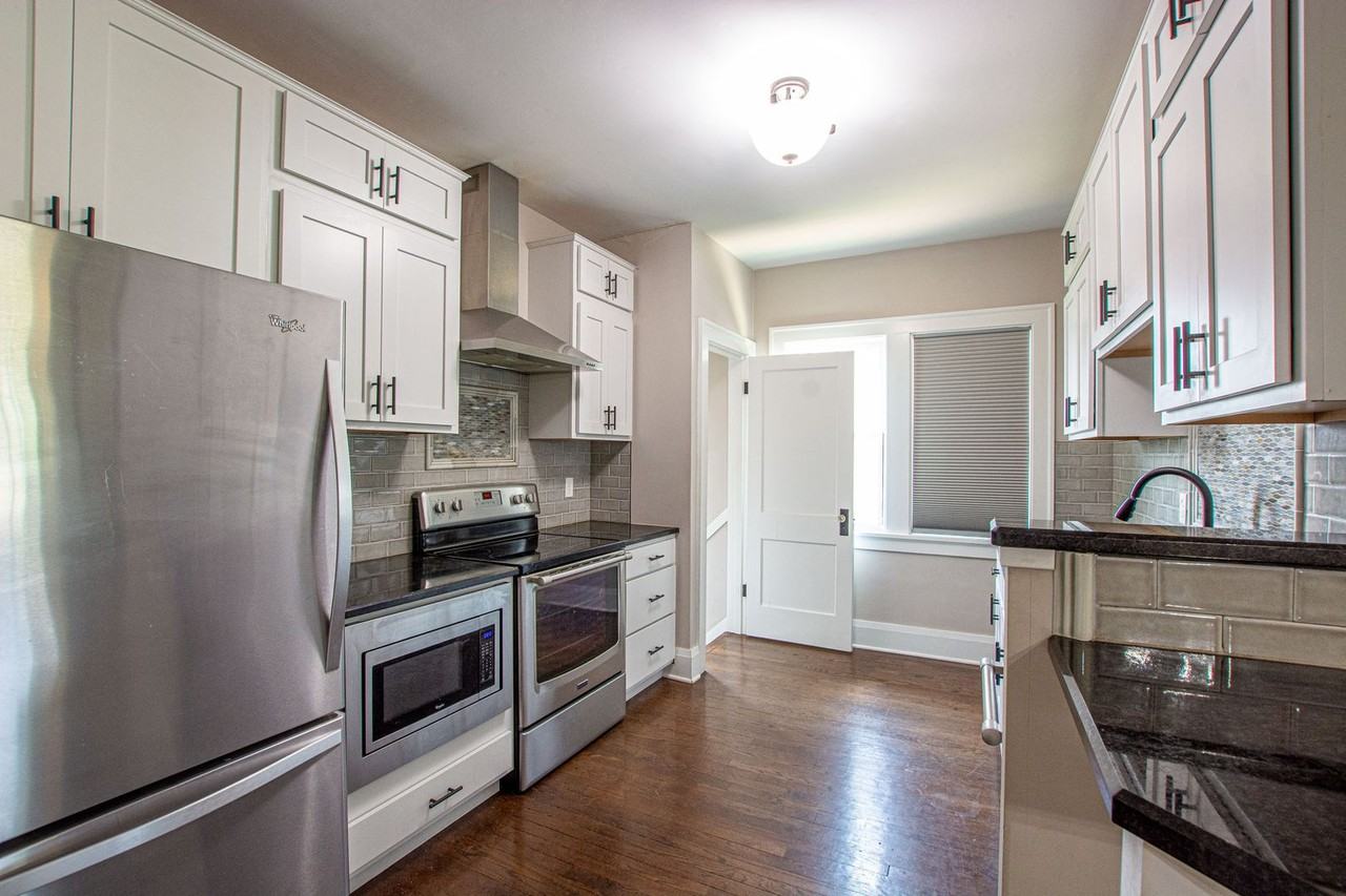 311 N 36th Ave - Photo 3 of 37