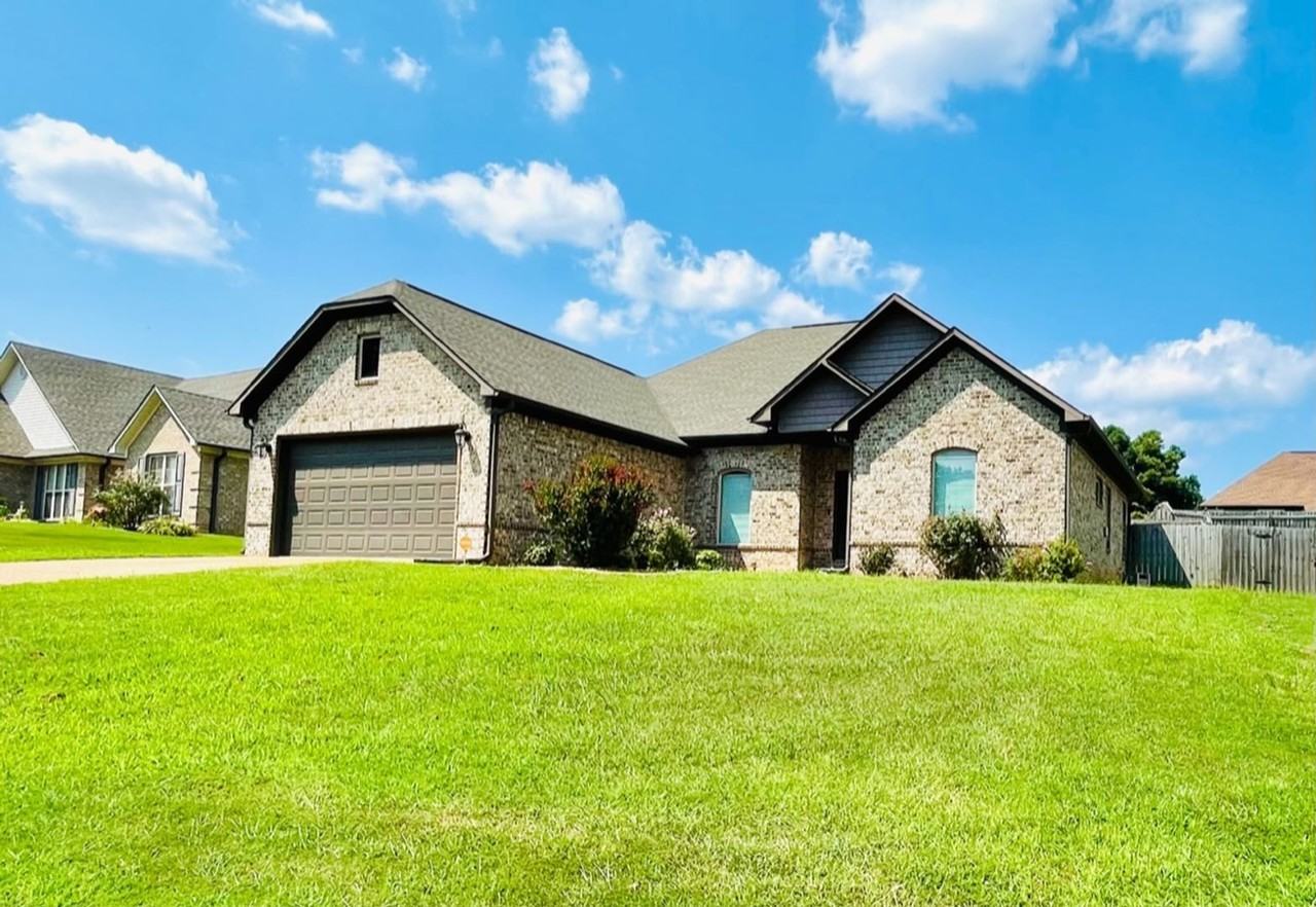 37 Lansbury Place - Photo 2 of 22