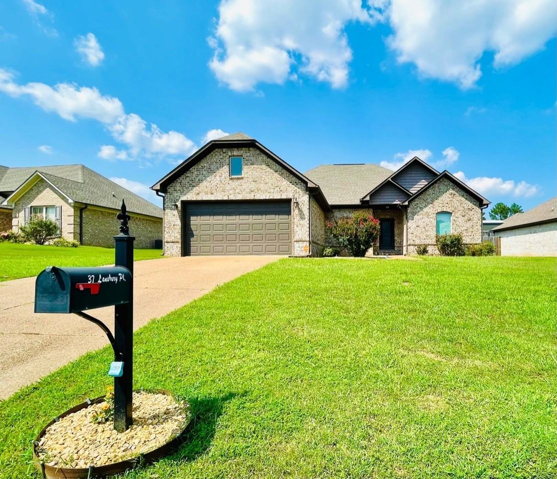 37 Lansbury Place - Photo 3 of 22