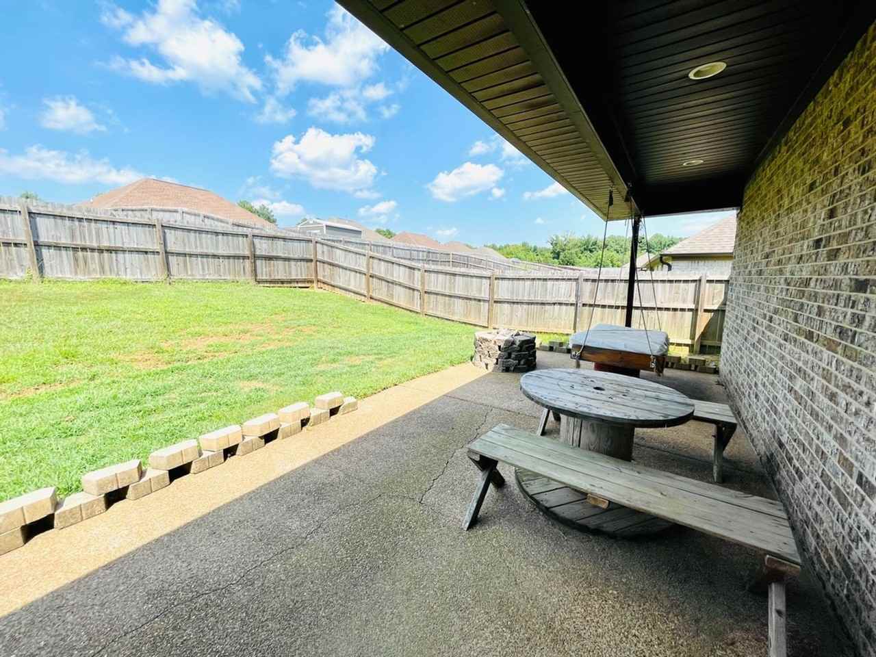 37 Lansbury Place - Photo 4 of 22