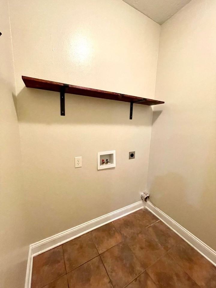 37 Lansbury Place - Photo 5 of 22