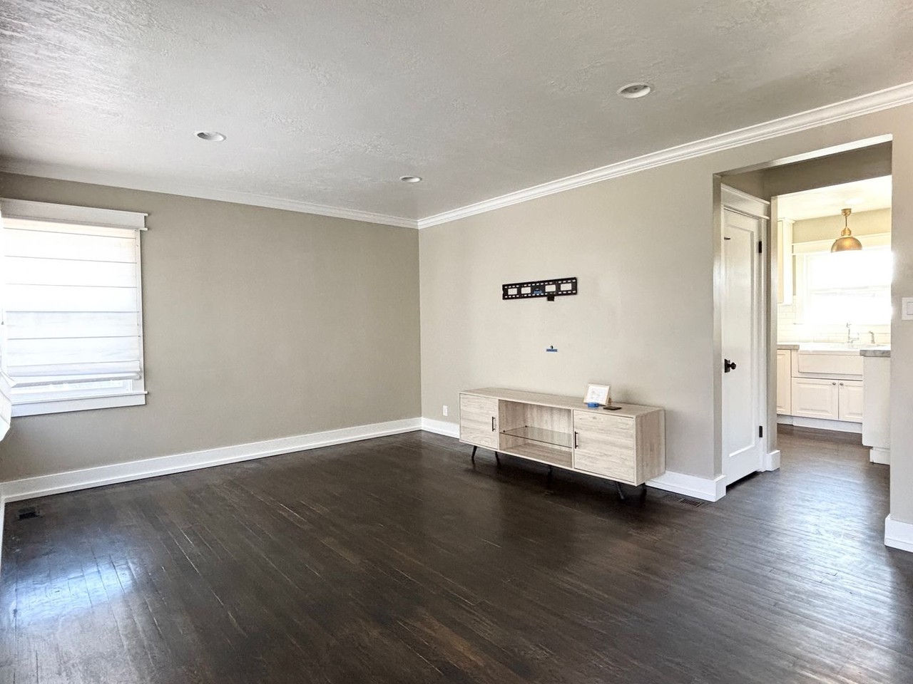 2054 E Crystal Ave - Photo 3 of 42