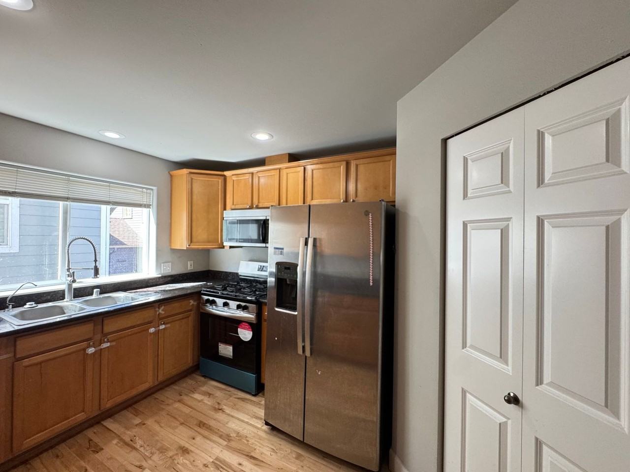 150 W Florentia St #B - Photo 5 of 28