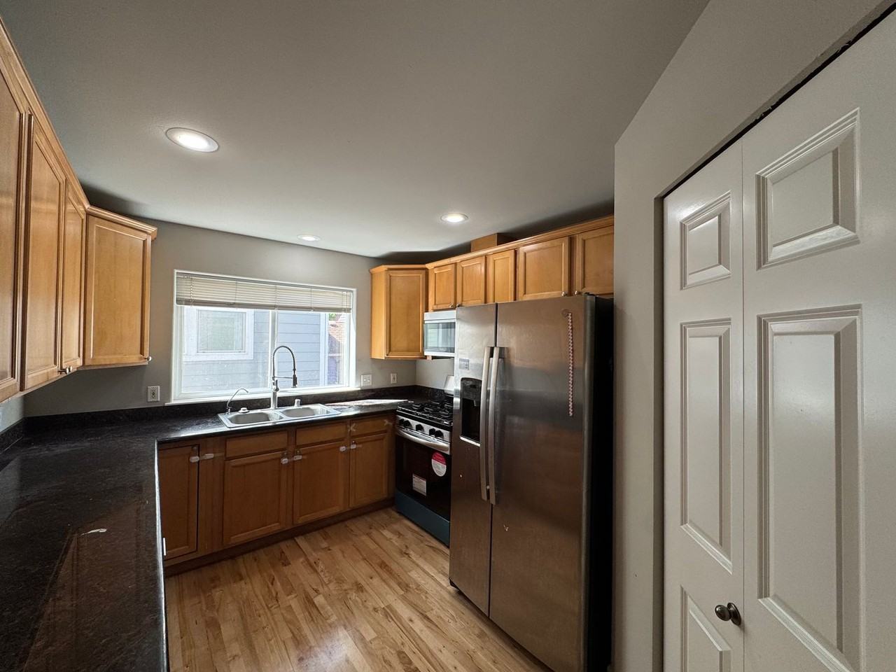 150 W Florentia St #B - Photo 6 of 28