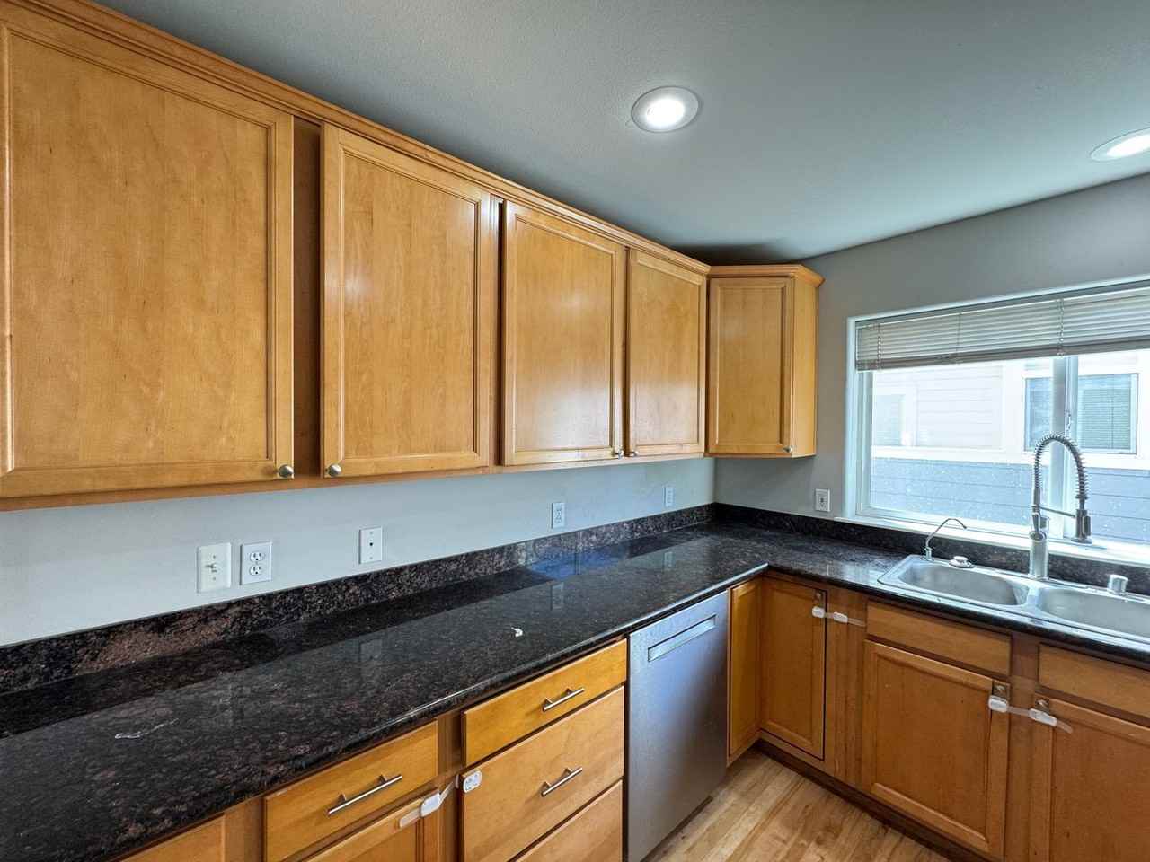 150 W Florentia St #B - Photo 7 of 28