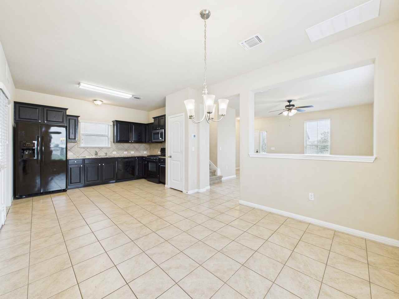 1400 Blake St - Photo 6 of 31