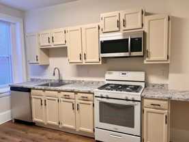 230 1/2 W Walnut St - Photo 1 of 1