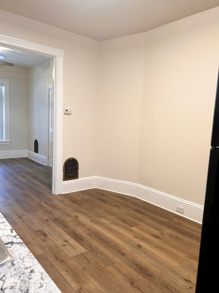 230 1/2 W Walnut St - Photo 6 of 14