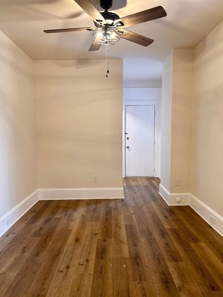 230 1/2 W Walnut St - Photo 7 of 14