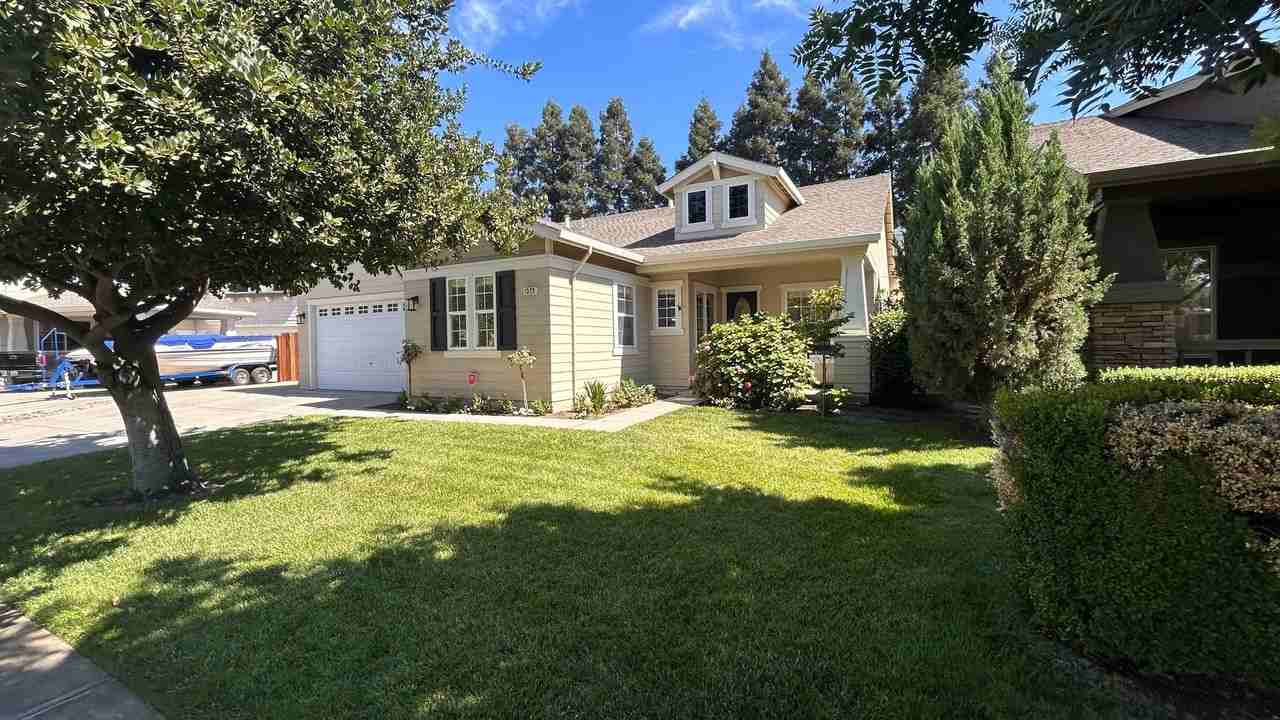 1323 Cindy Dr - Photo 3 of 34