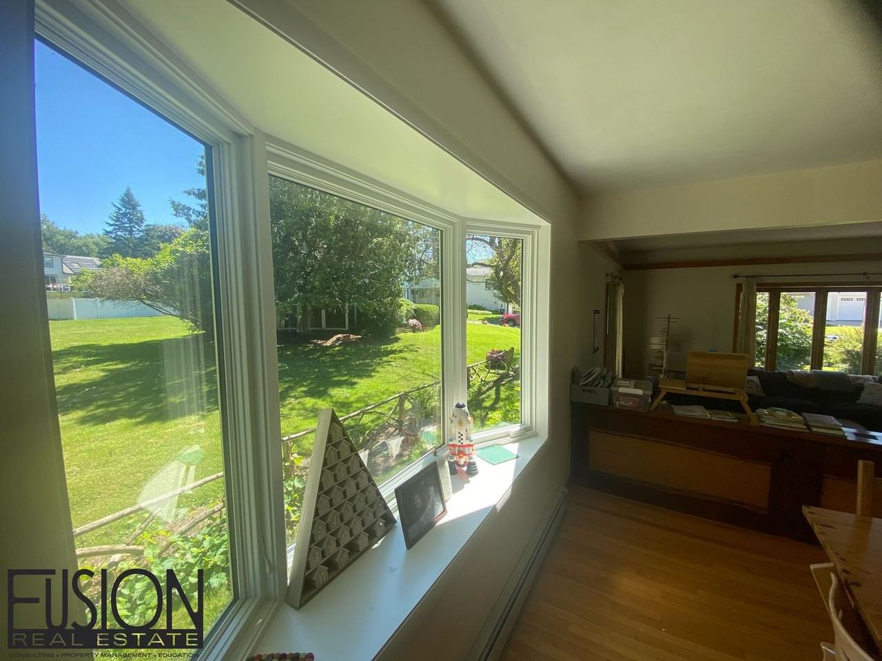 185 Crescent Beach Dr - Photo 3 of 40