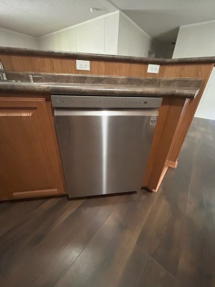 194 Barons Rd - Photo 6 of 50